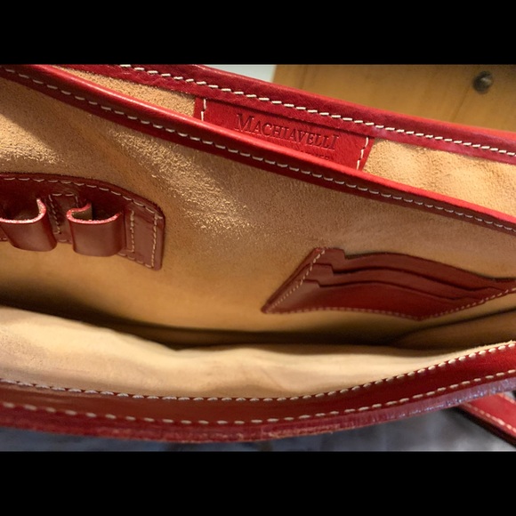 Beautiful business leather tote. - Picture 7 of 11